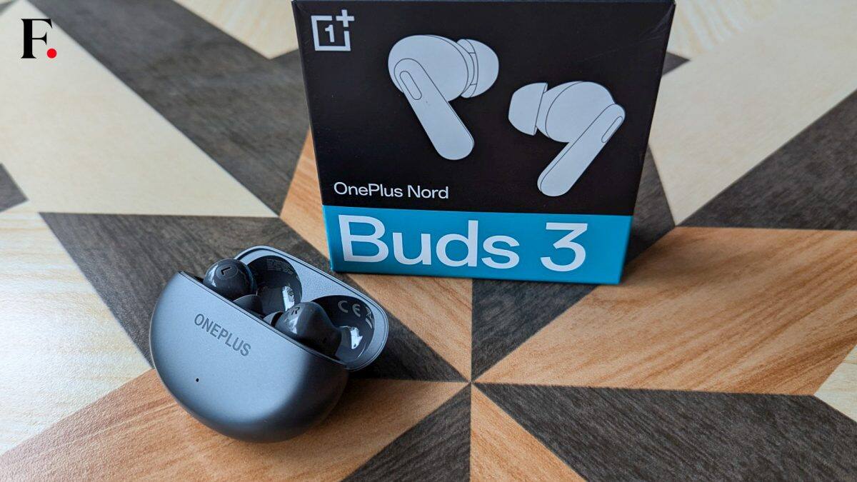 OnePlus Nord Buds 3 product and packaging